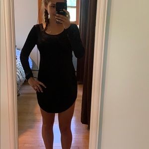 Long sleeve tight black velvet dress